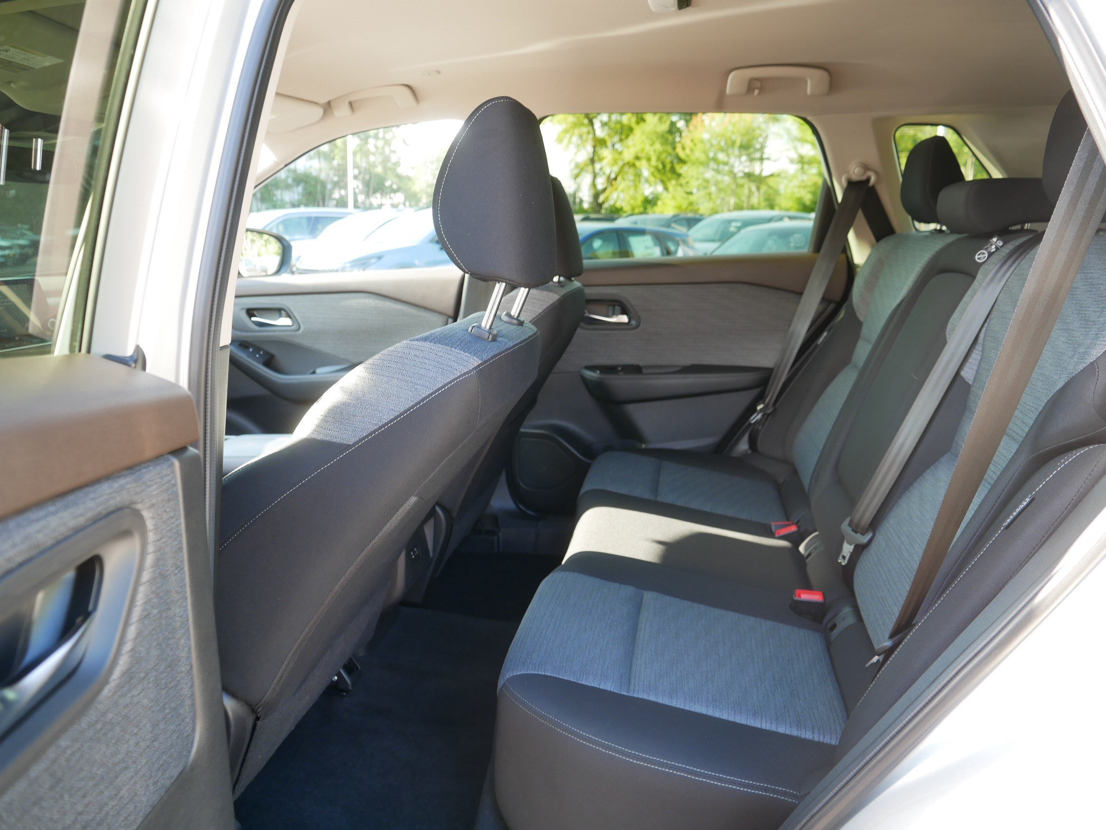 Certified 2023 Nissan Rogue SV AWD/4WD image 35