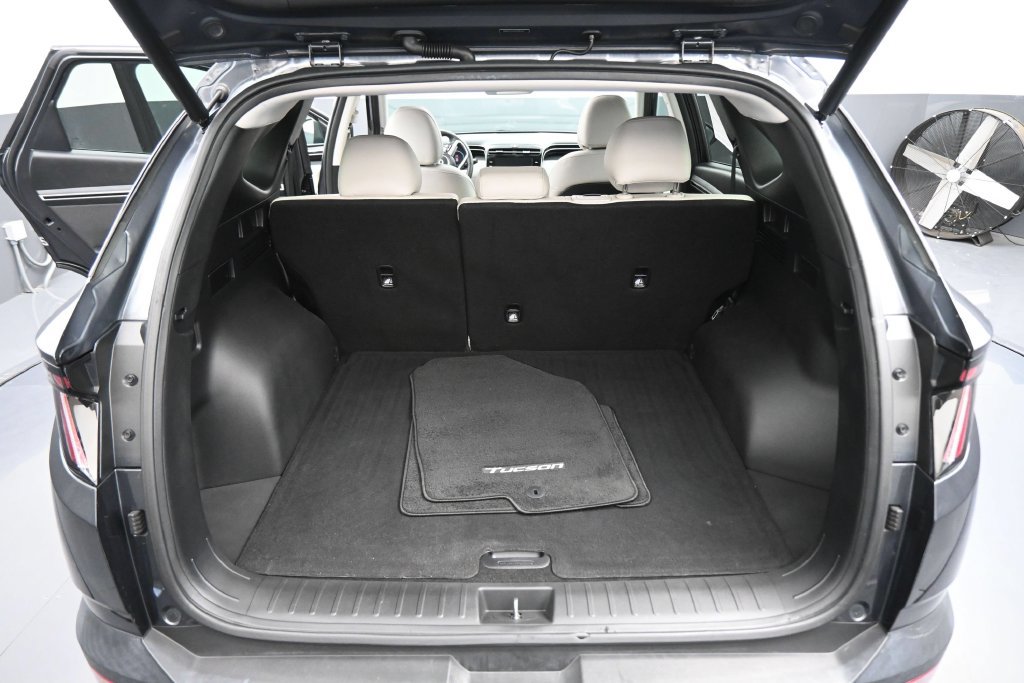Used 2023 Hyundai Tucson SEL w/ Convenience Package FWD image 17