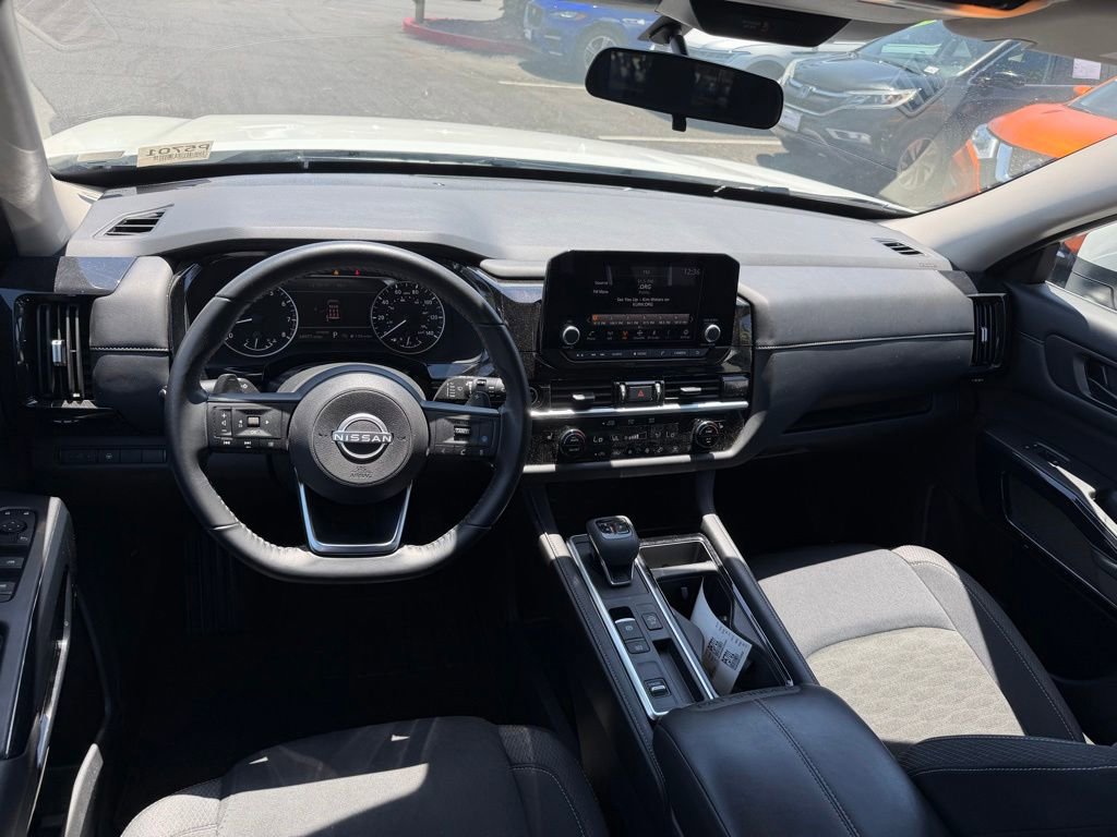 Used 2024 Nissan Pathfinder SV FWD image 10