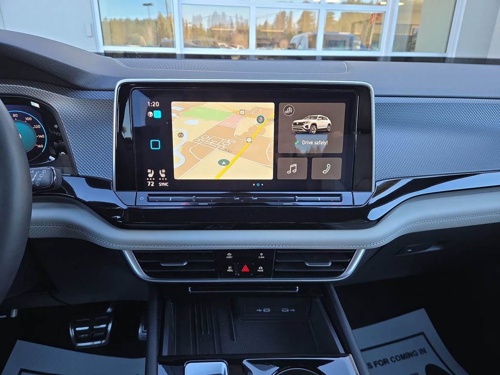 Used 2025 Volkswagen Atlas Cross Sport SEL Premium R-Line image 23