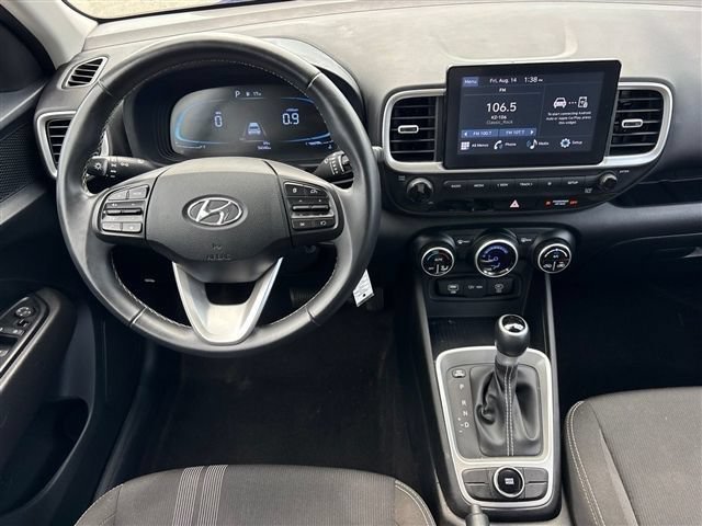 Used 2023 Hyundai Venue SEL FWD image 21