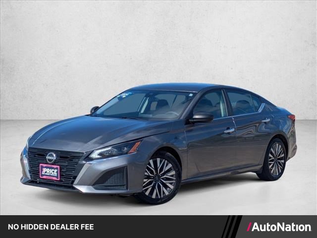 Used 2024 Nissan Altima 2.5 SV FWD image 1
