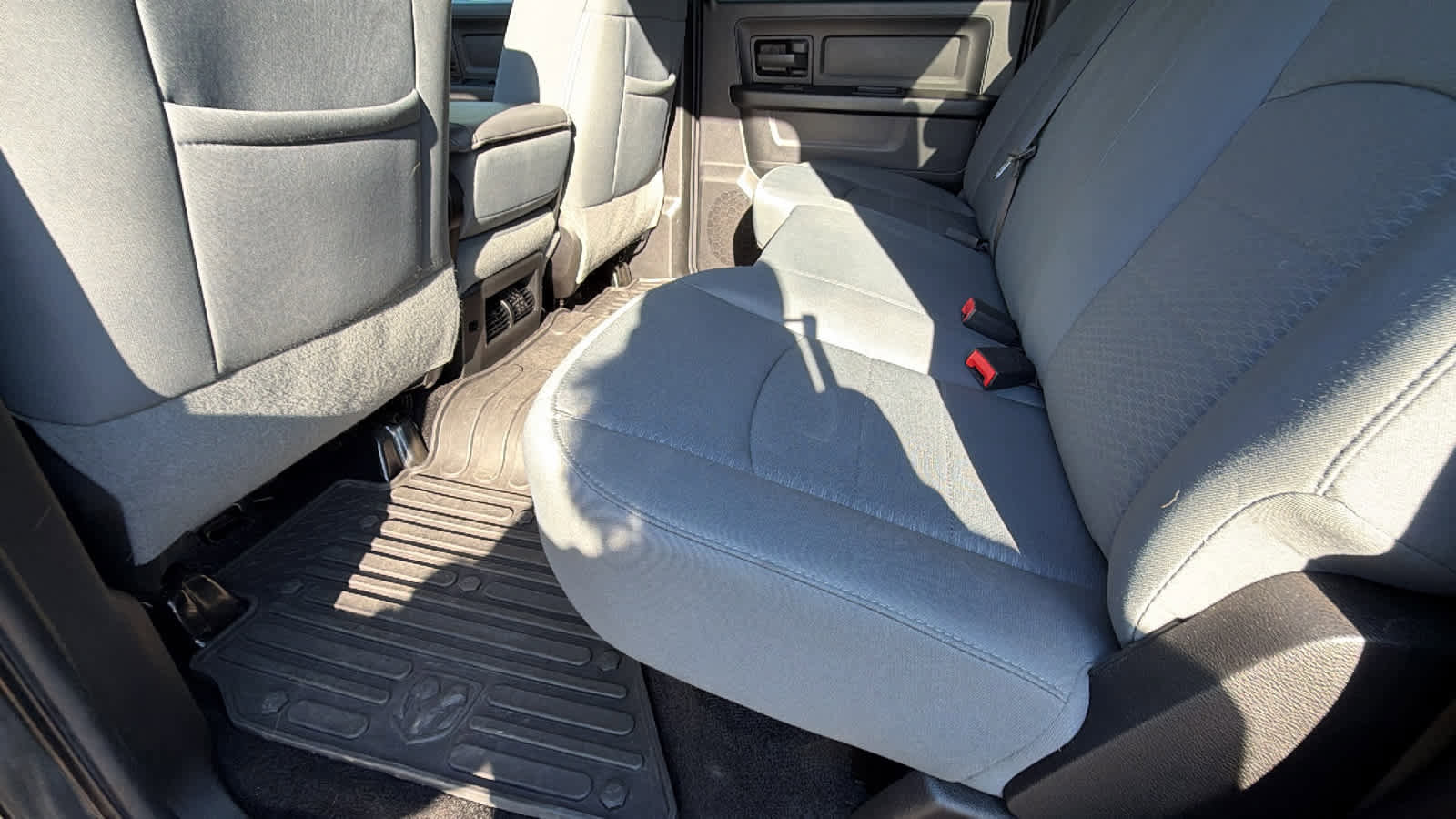 Used 2013 RAM 2500 Tradesman w/ Chrome Appearance Group image 17