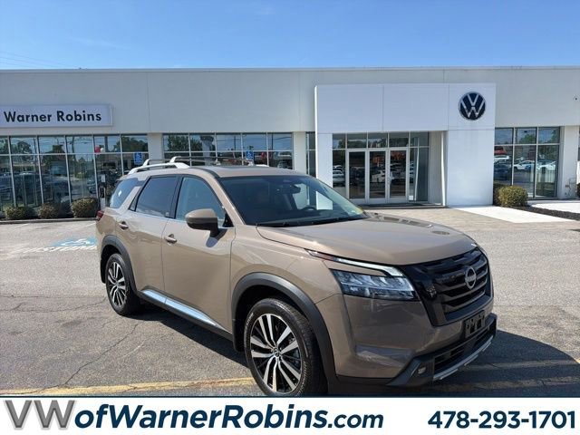 Used 2024 Nissan Pathfinder Platinum w/ Black Appearance Package AWD/4WD image 1