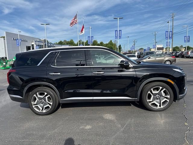 Used 2023 Hyundai Palisade SEL w/ Premium Package AWD/4WD image 3
