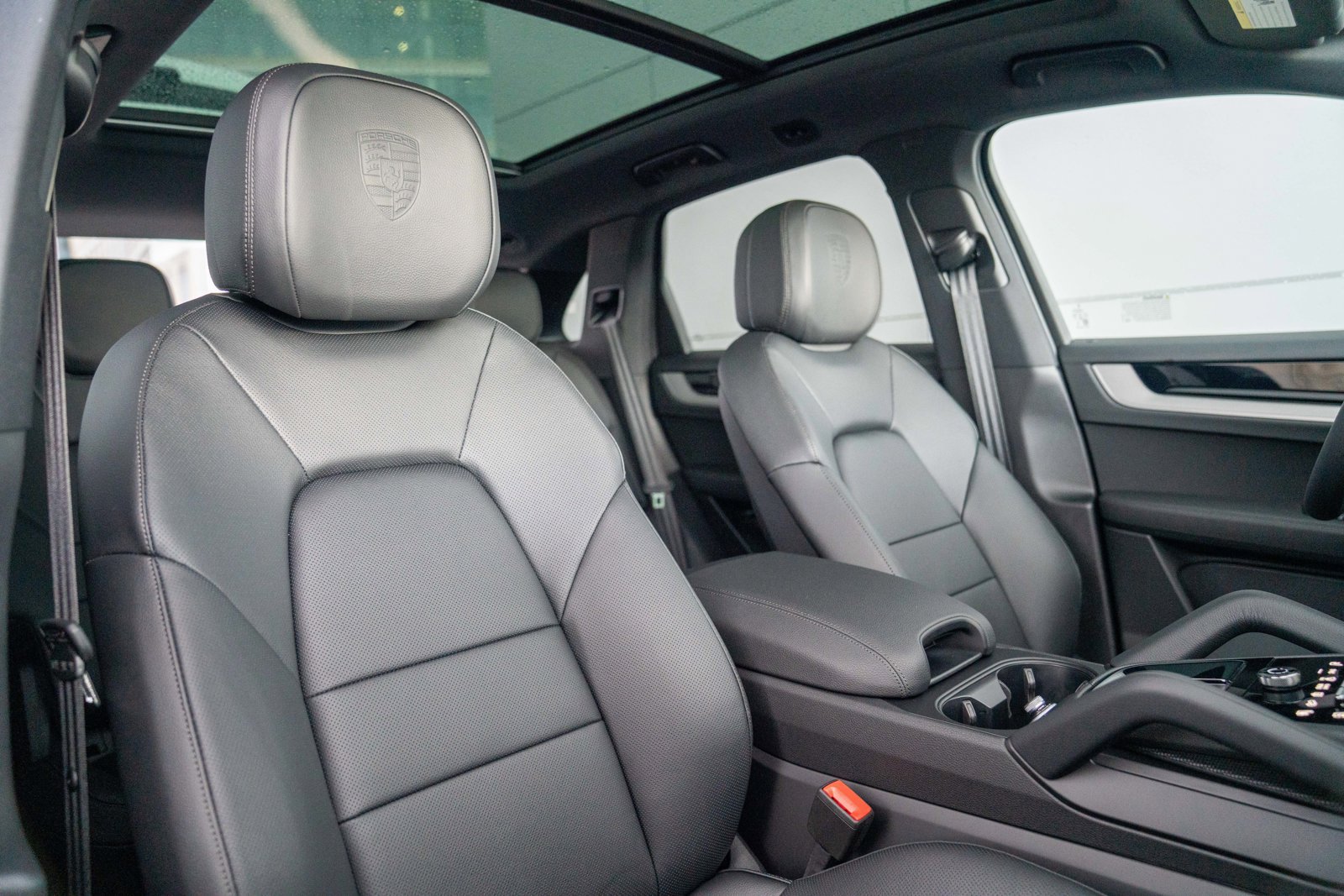 Certified 2026 Porsche Cayenne AWD/4WD image 26
