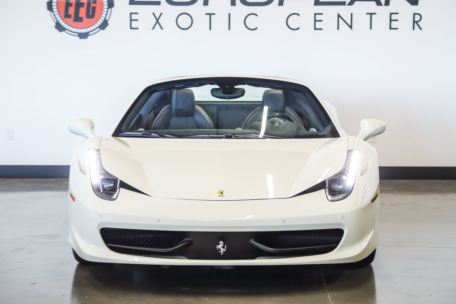 Used 2015 Ferrari 458 Spider RWD image 4