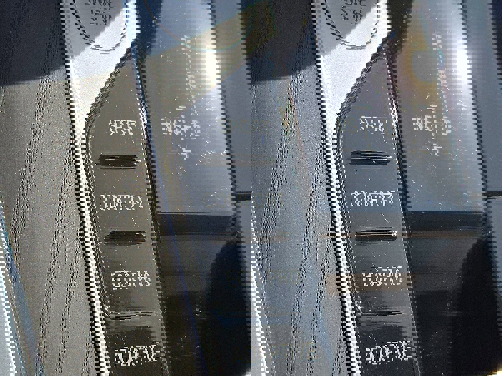 Used 2022 BMW X7 xDrive40i w/ M Sport Package image 25