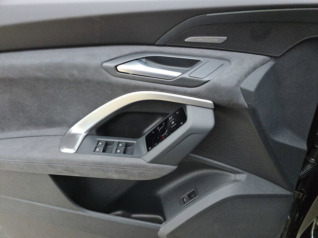 New 2026 Audi SQ5 Prestige image 18