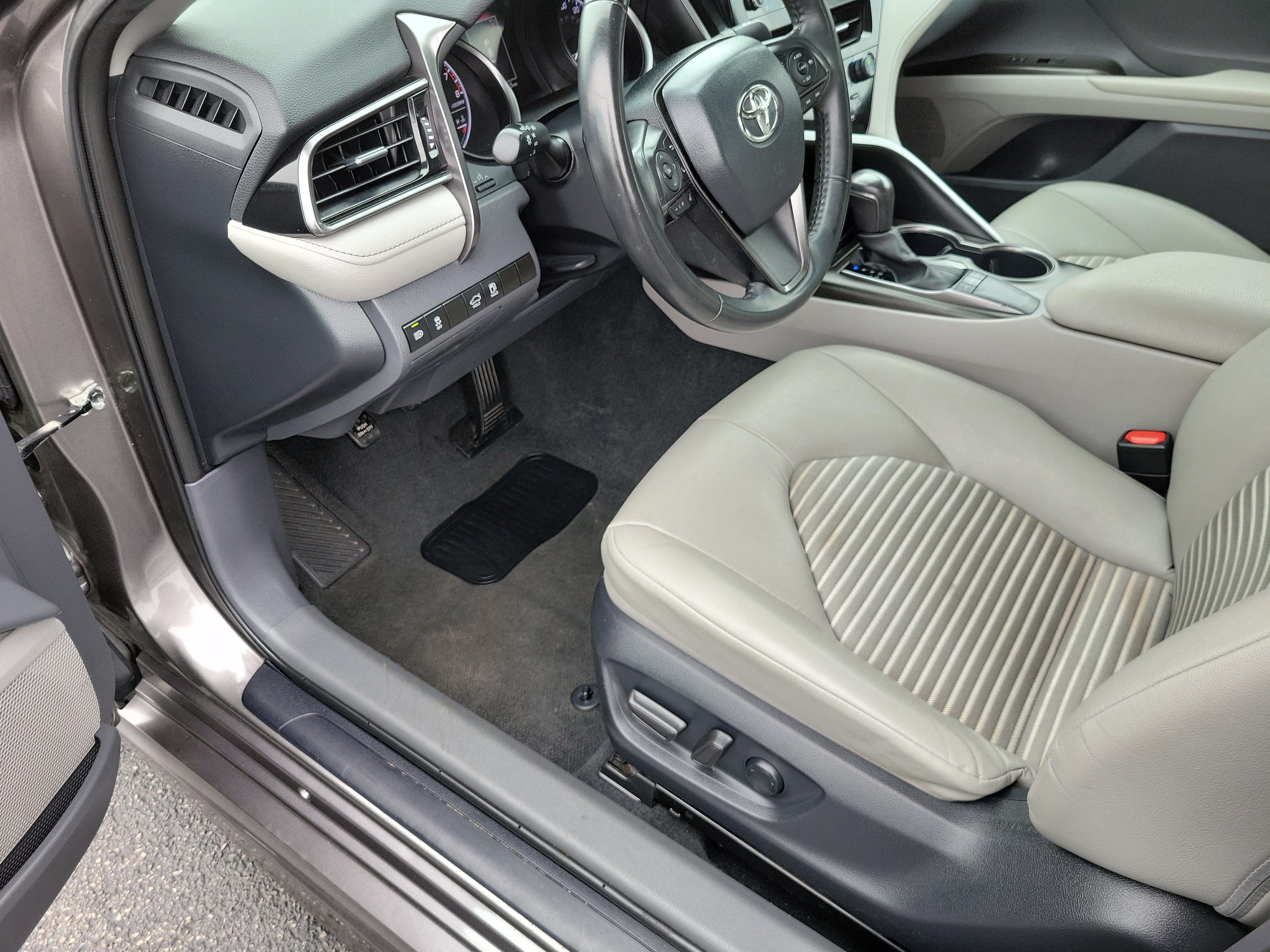 Certified 2024 Toyota Camry SE FWD image 18