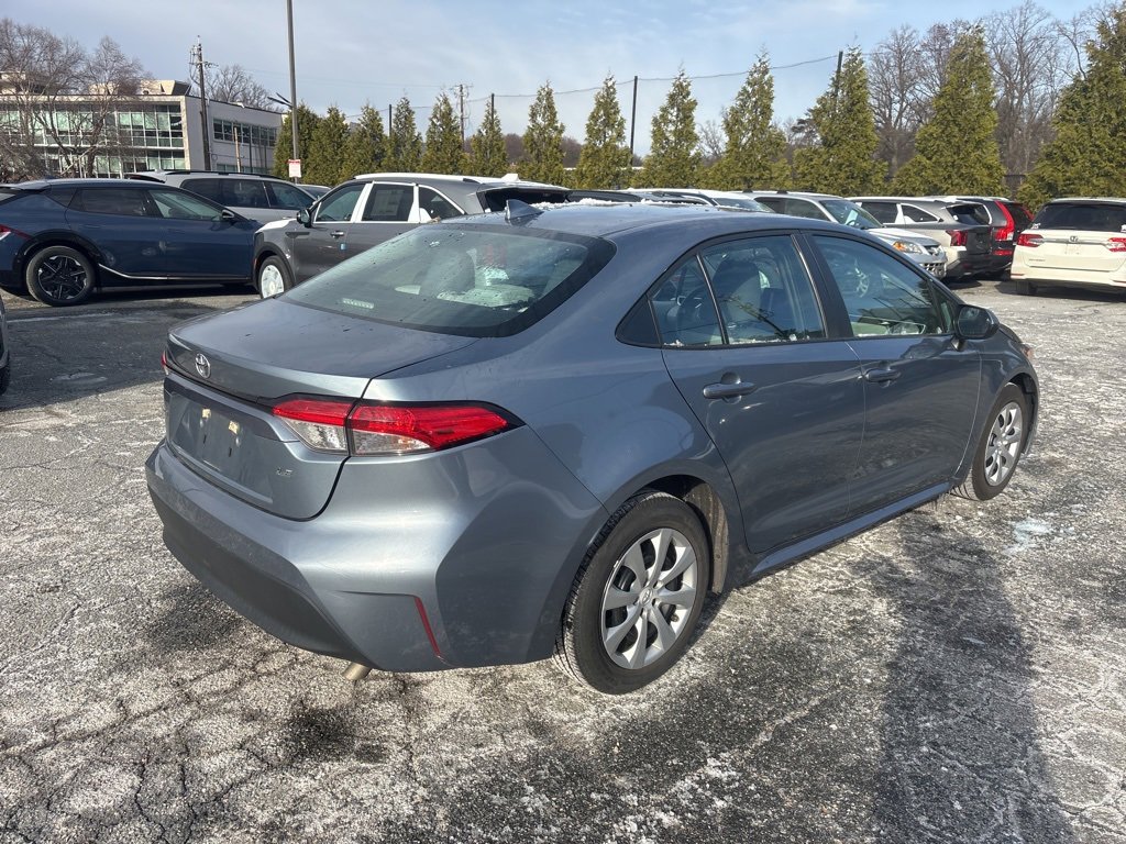 Used 2023 Toyota Corolla LE image 3
