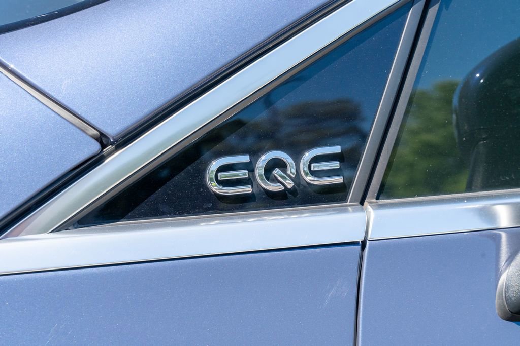 Used 2023 Mercedes-Benz EQE 350+ 4MATIC SUV w/ Exclusive Trim Package image 25