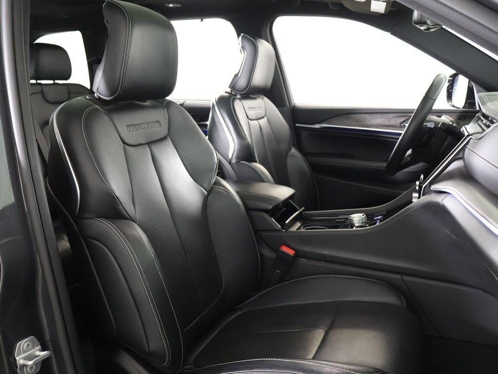 Used 2022 Jeep Grand Cherokee Overland w/ Luxury Tech Group IV image 38