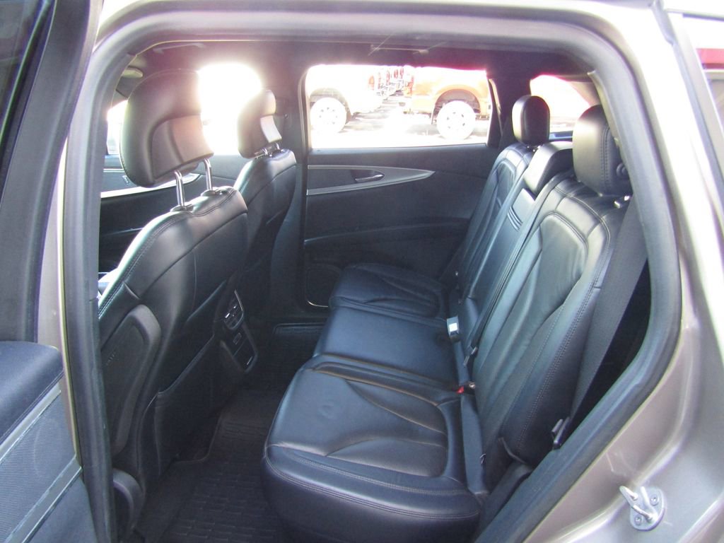 Used 2019 Lincoln Nautilus Select image 23