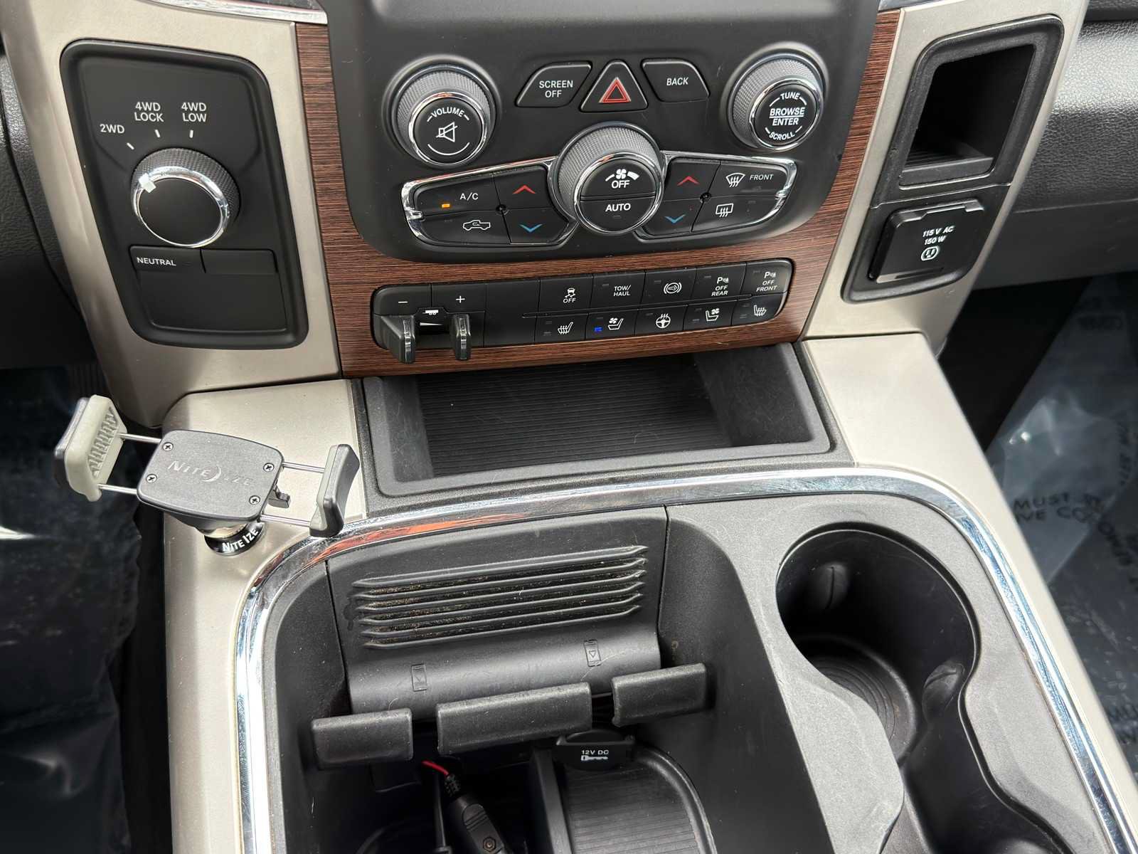 Used 2016 RAM 3500 Laramie w/ Protection Group AWD/4WD image 19