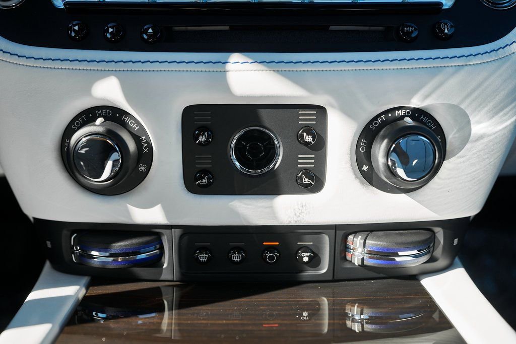 Used 2020 Rolls-Royce Wraith image 73