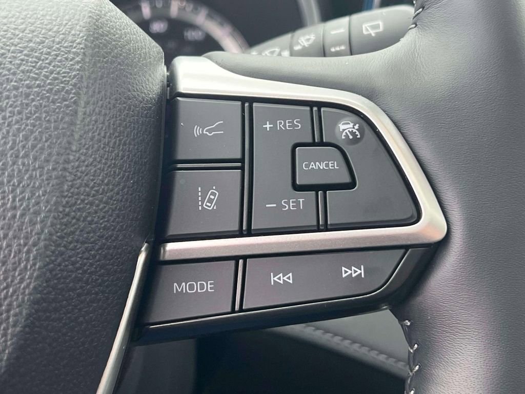 Used 2026 Toyota Highlander XLE AWD/4WD image 24