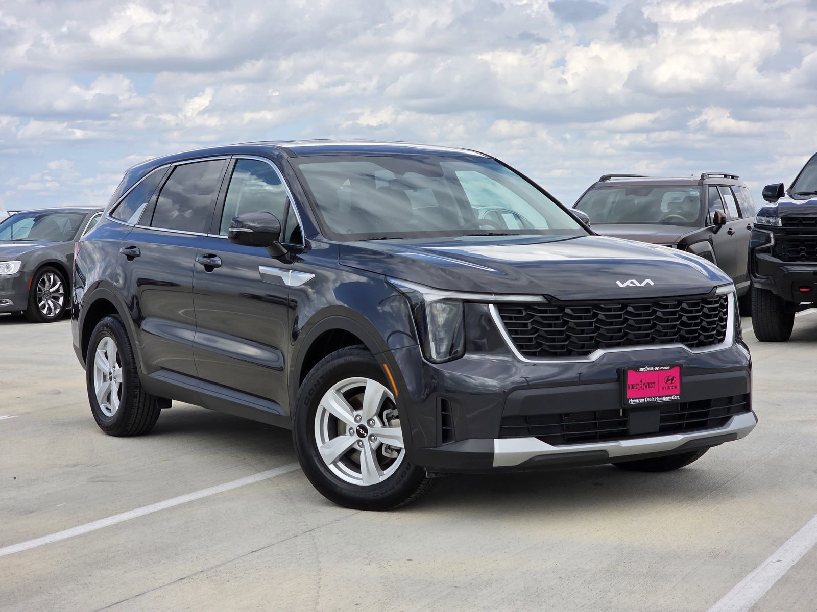 Used 2025 Kia Sorento LX