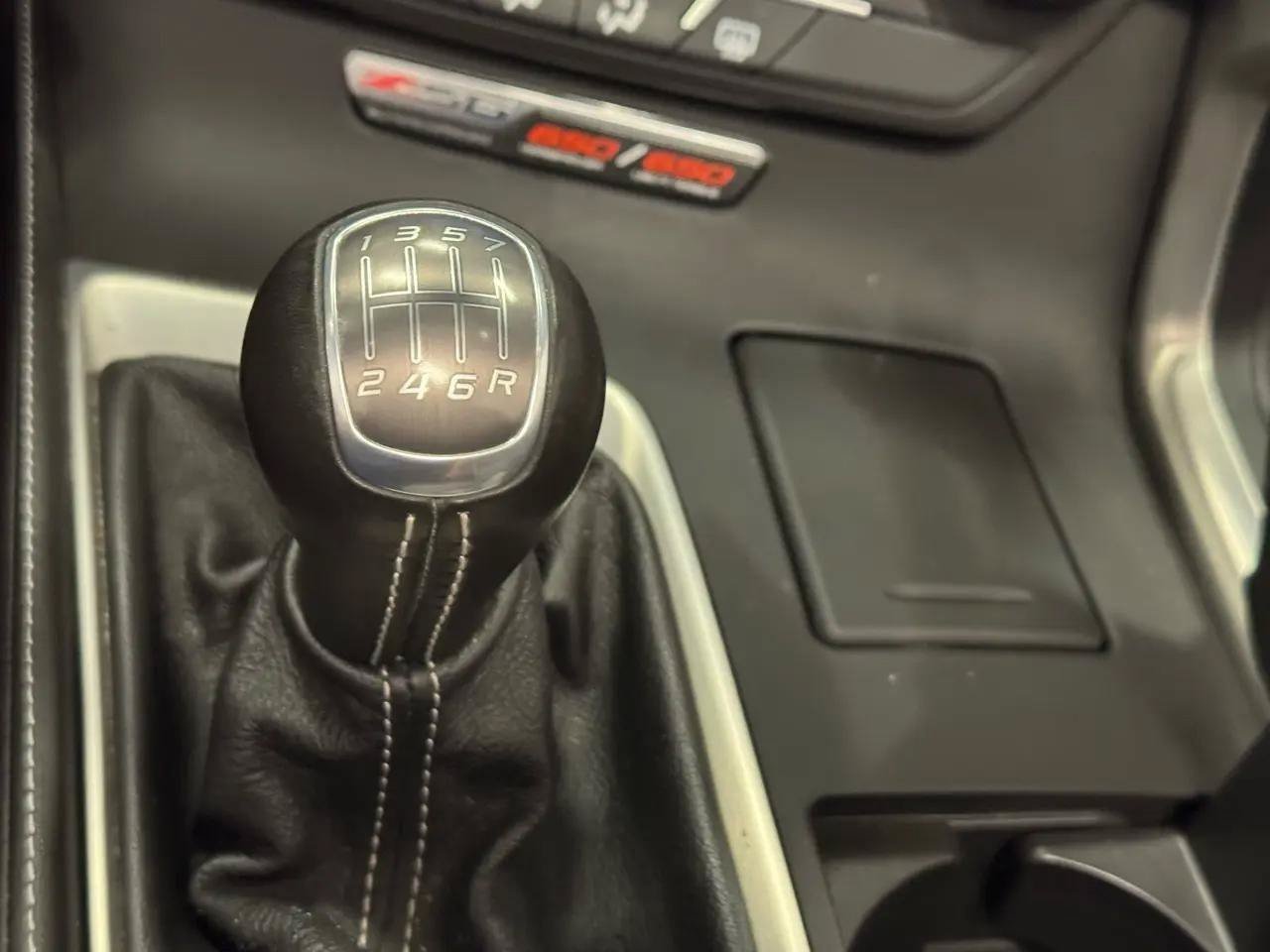 Used 2019 Chevrolet Corvette Z06 RWD image 16
