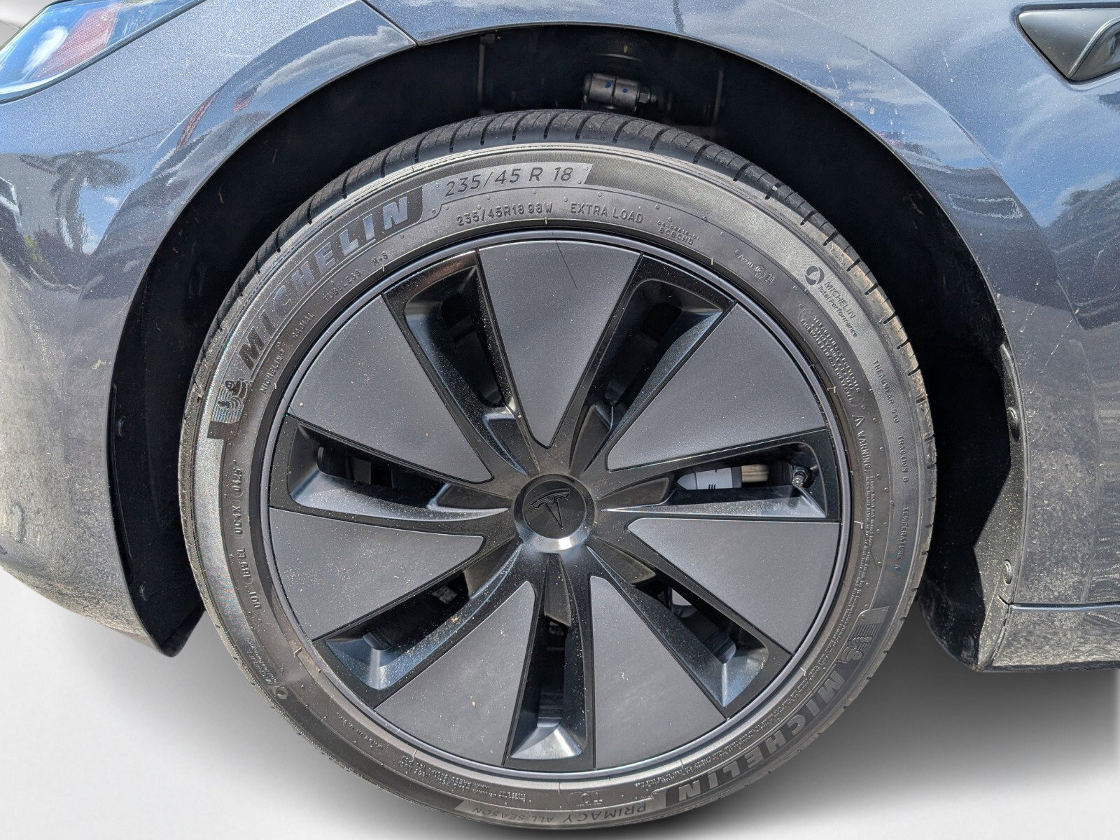 Used 2025 Tesla Model 3 Long Range image 9