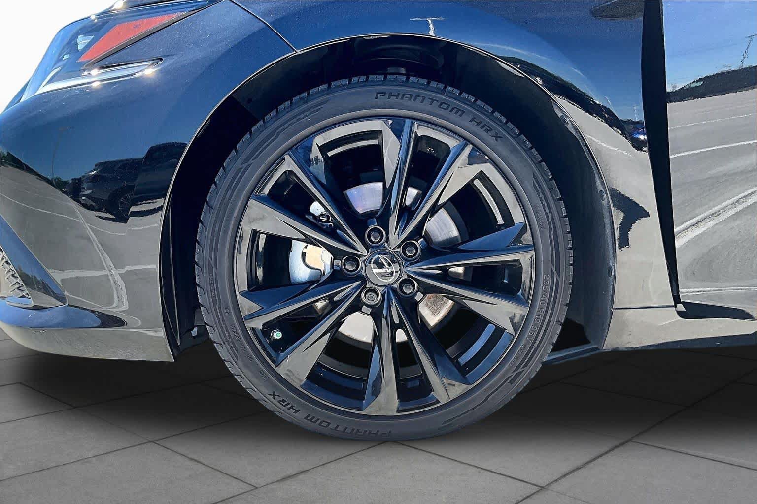 Used 2024 Lexus ES 350 F Sport w/ Accessory Package (Z2) FWD image 10