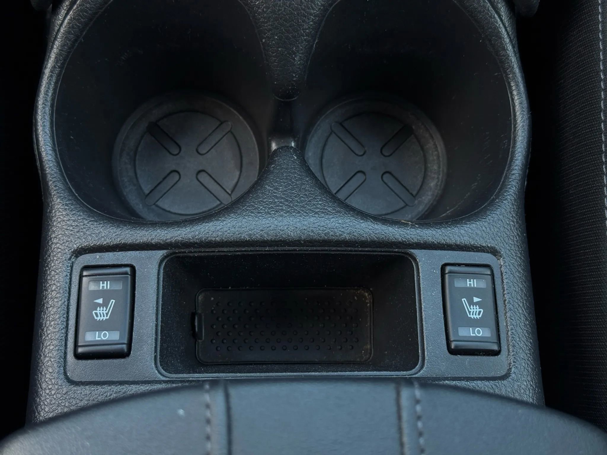 Used 2020 Nissan Rogue SV image 35