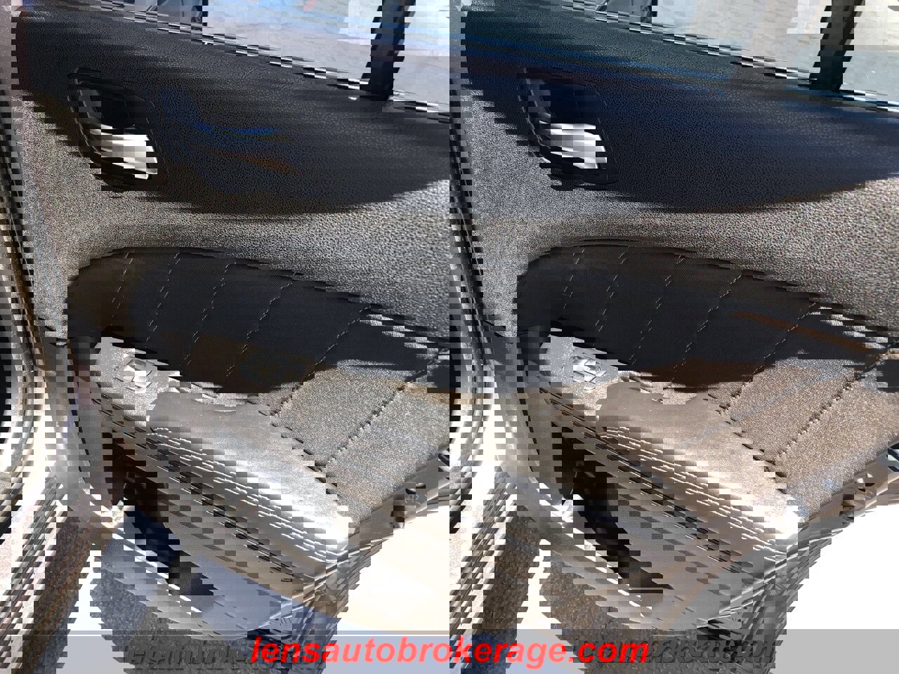 Used 2020 Dodge Charger SXT w/ Blacktop Package image 19