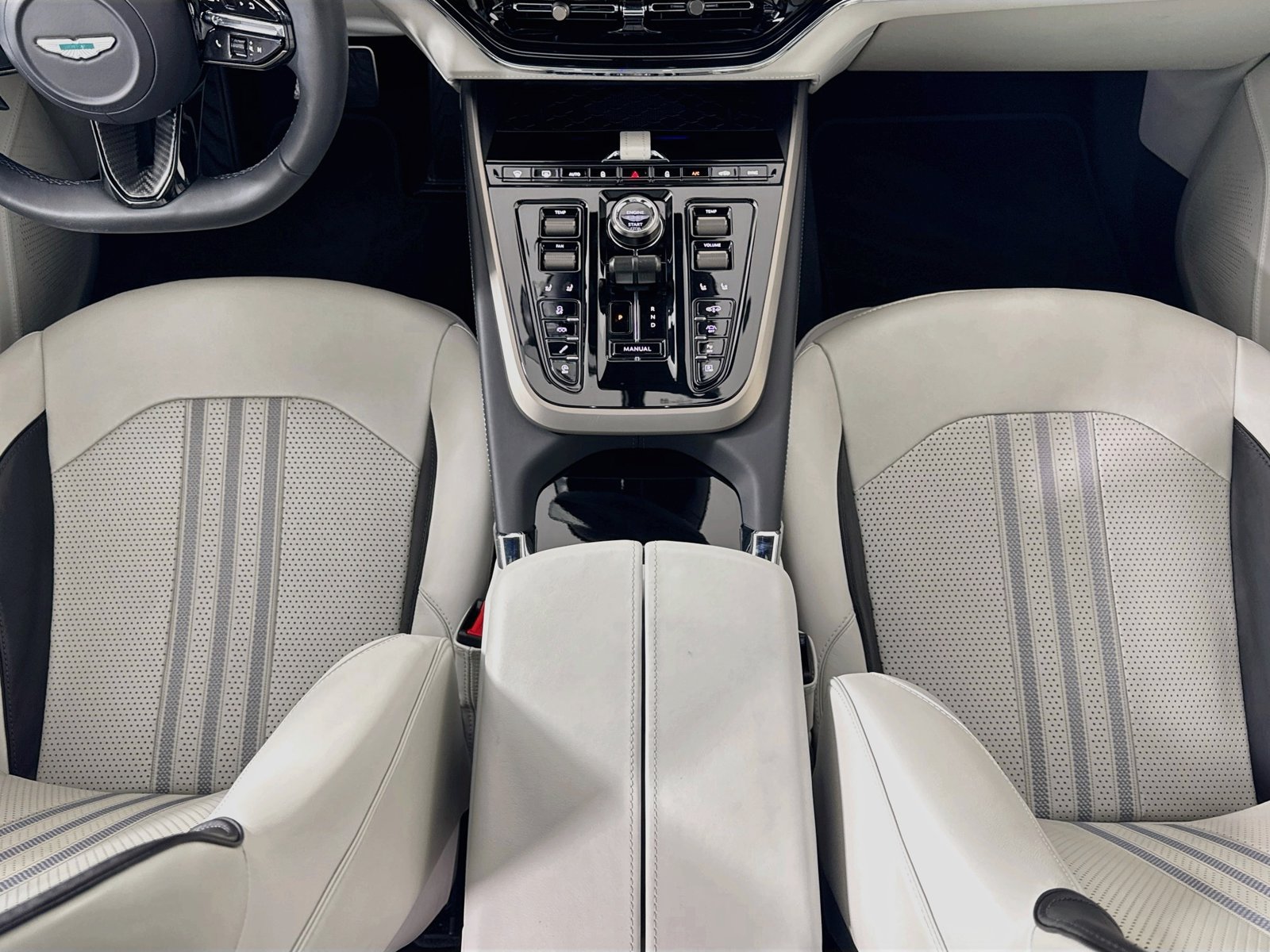 Used 2026 Aston Martin DBX 707 AWD/4WD image 24