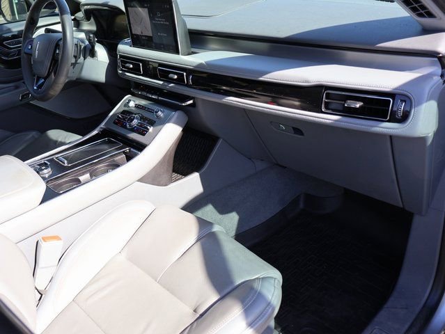 Used 2020 Lincoln Aviator Reserve w/ Equipment Group 201A image 11