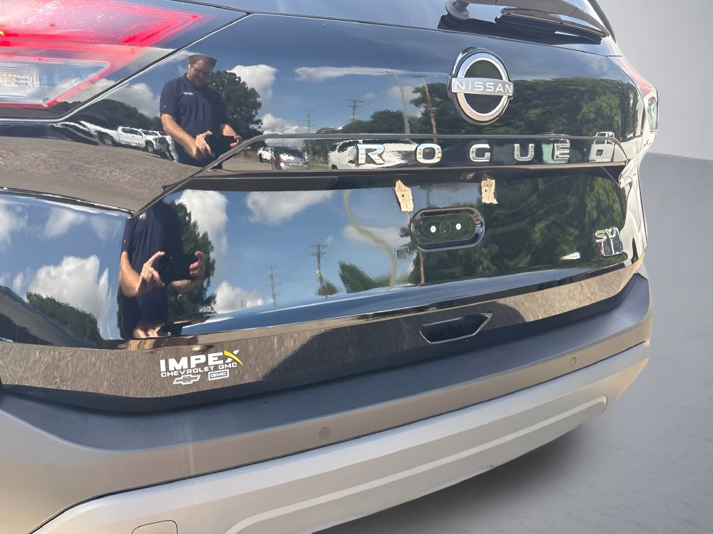 Used 2023 Nissan Rogue SV FWD image 29