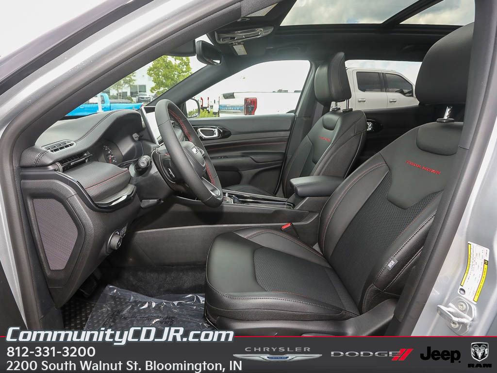 New 2025 Jeep Compass Trailhawk w/ Sun & Sound Group image 10