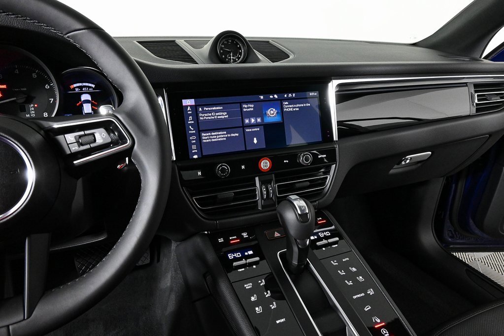New 2025 Porsche Macan image 13