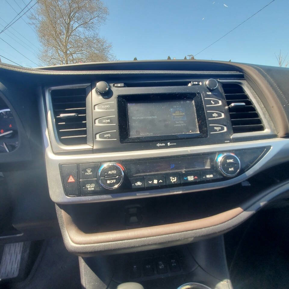 Used 2015 Toyota Highlander Plus image 18