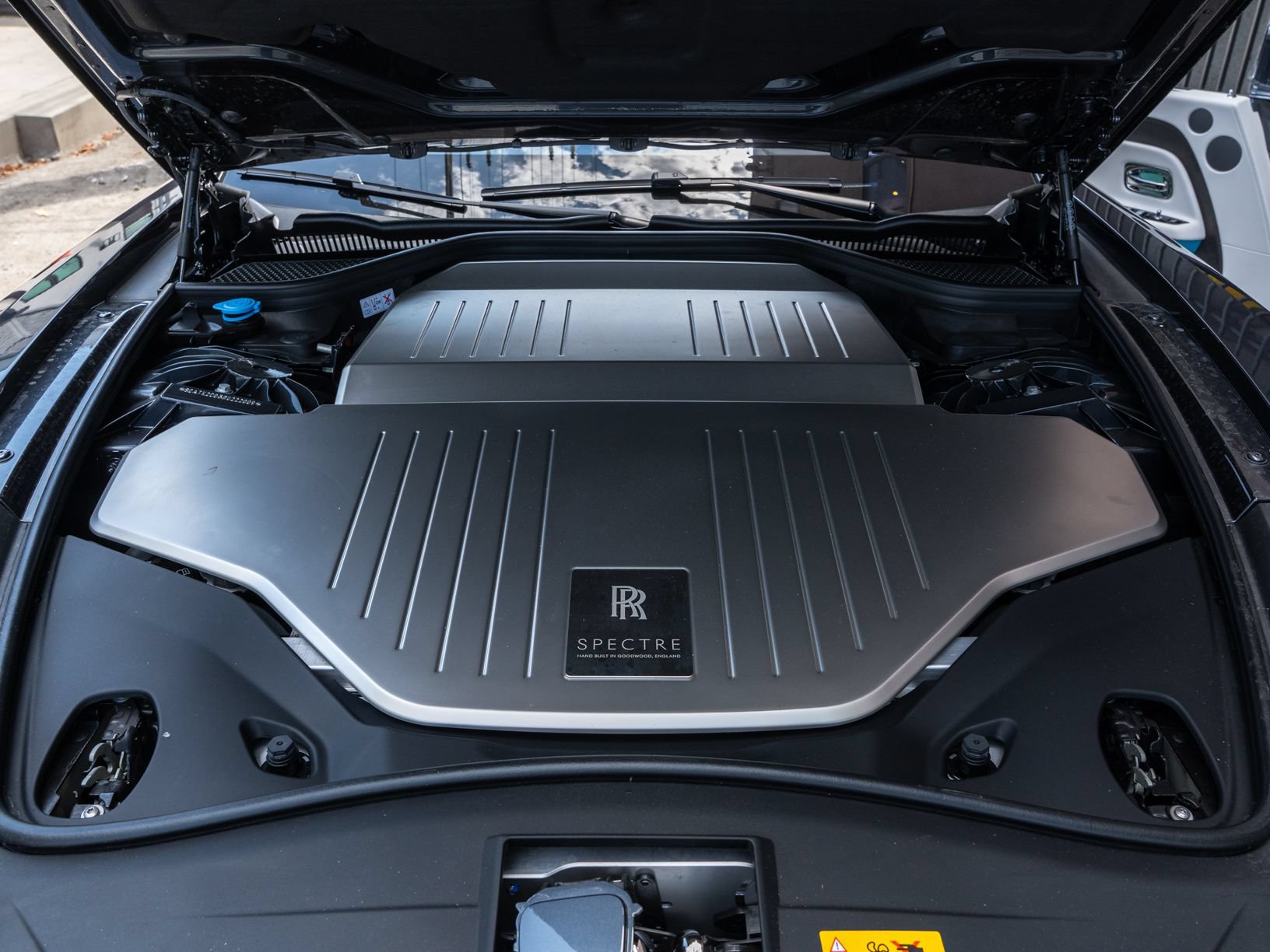 Used 2024 Rolls-Royce Spectre w/ Spectre Launch Package AWD/4WD image 40