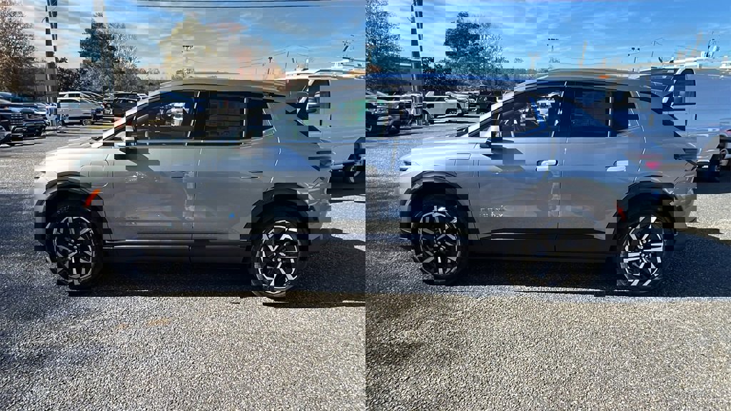 New 2026 Chevrolet Equinox EV LT image 8