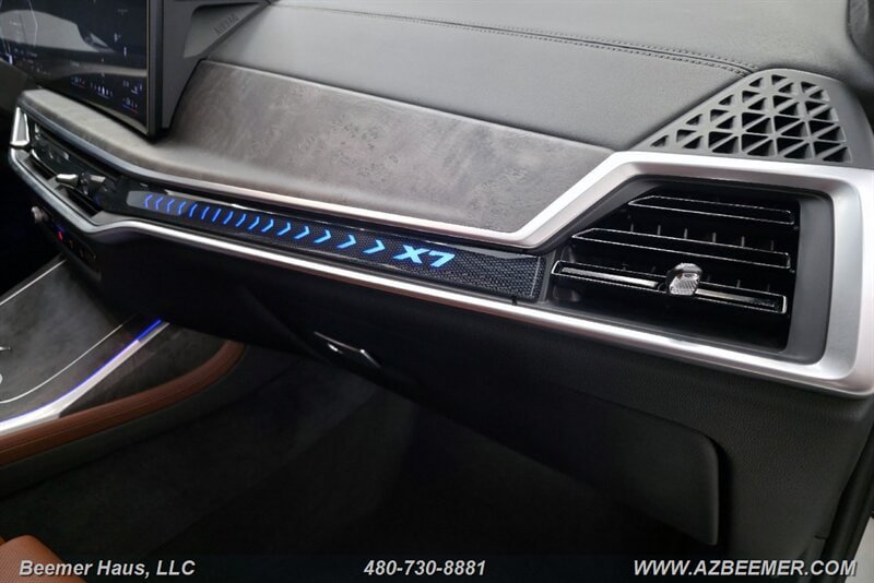 Used 2024 BMW X7 xDrive40i w/ M Sport Package AWD/4WD image 23