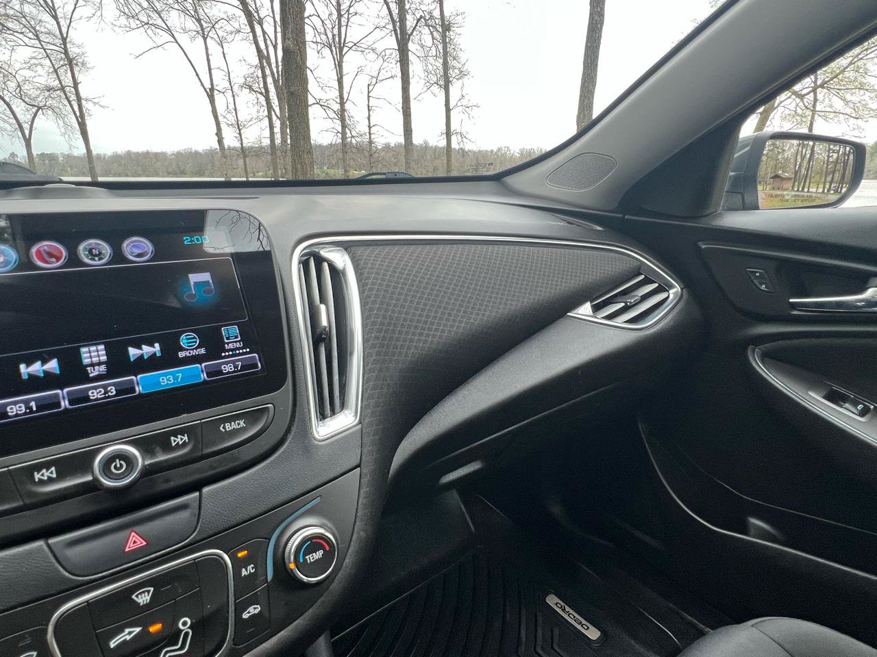Used 2016 Chevrolet Malibu LT FWD image 9