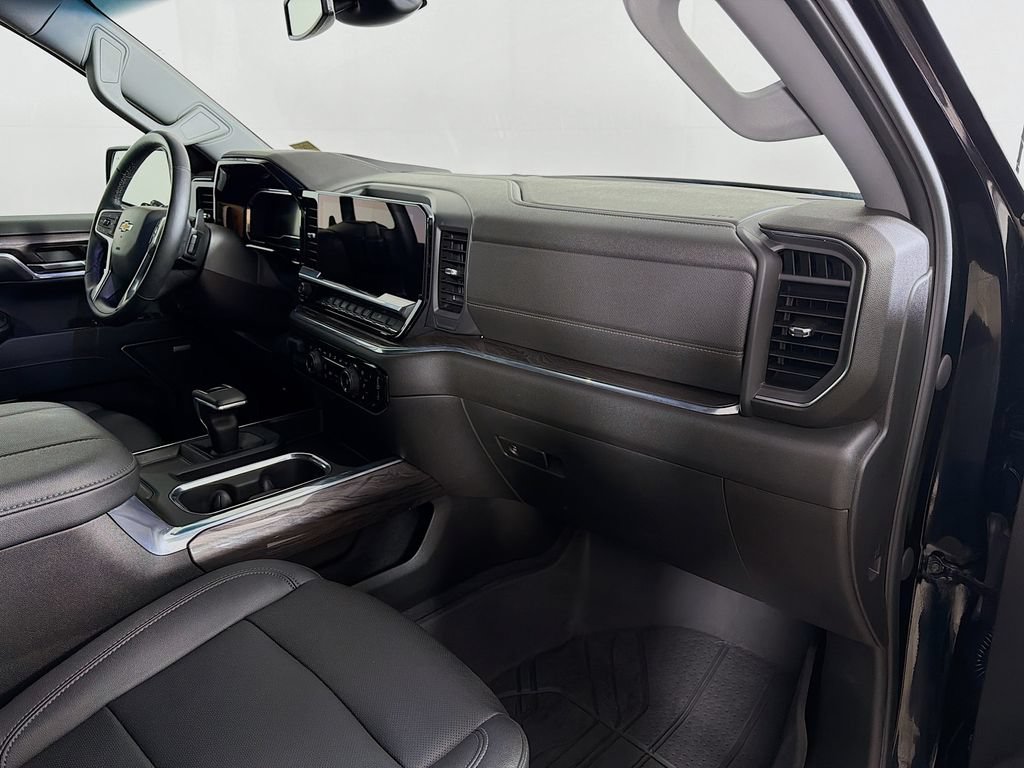 Used 2023 Chevrolet Silverado 1500 LTZ AWD/4WD image 26