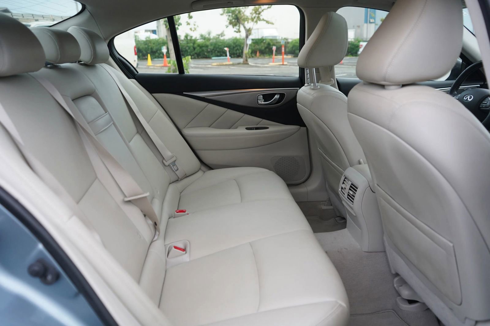 Used 2015 INFINITI Q50 Premium w/ Navigation Package image 18