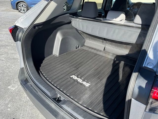 Used 2024 Toyota RAV4 XLE w/ Convenience Package image 31