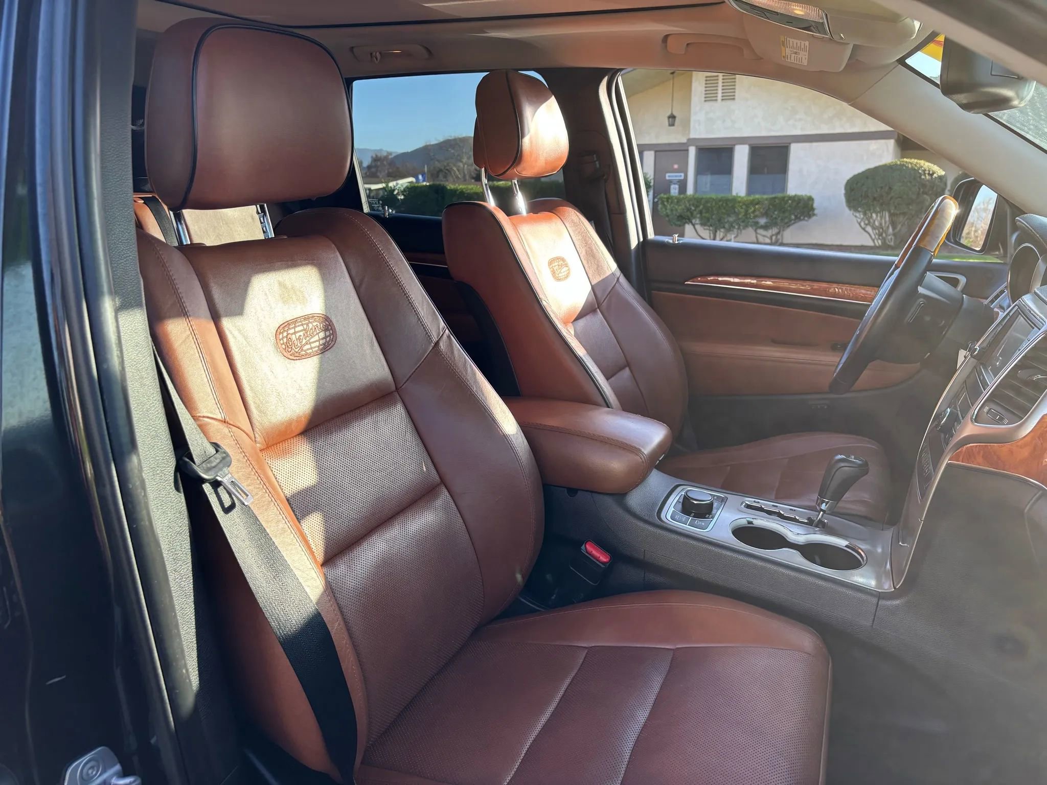 Used 2012 Jeep Grand Cherokee Overland image 15