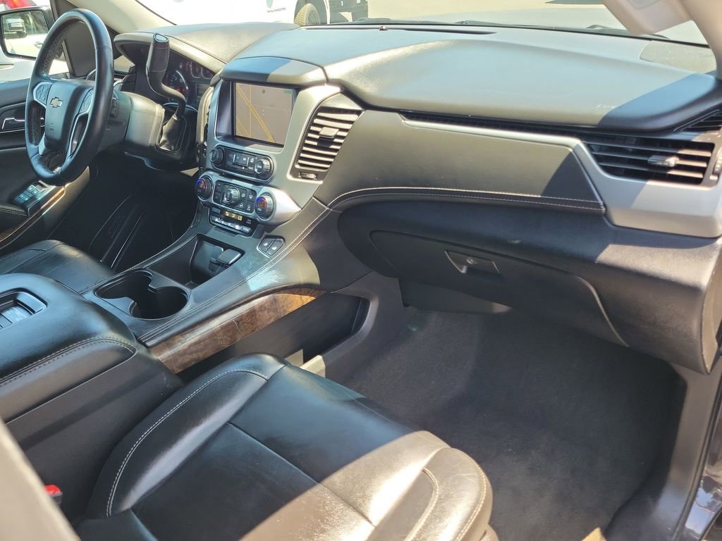 Used 2015 Chevrolet Suburban LT w/ Luxury Package RWD image 29