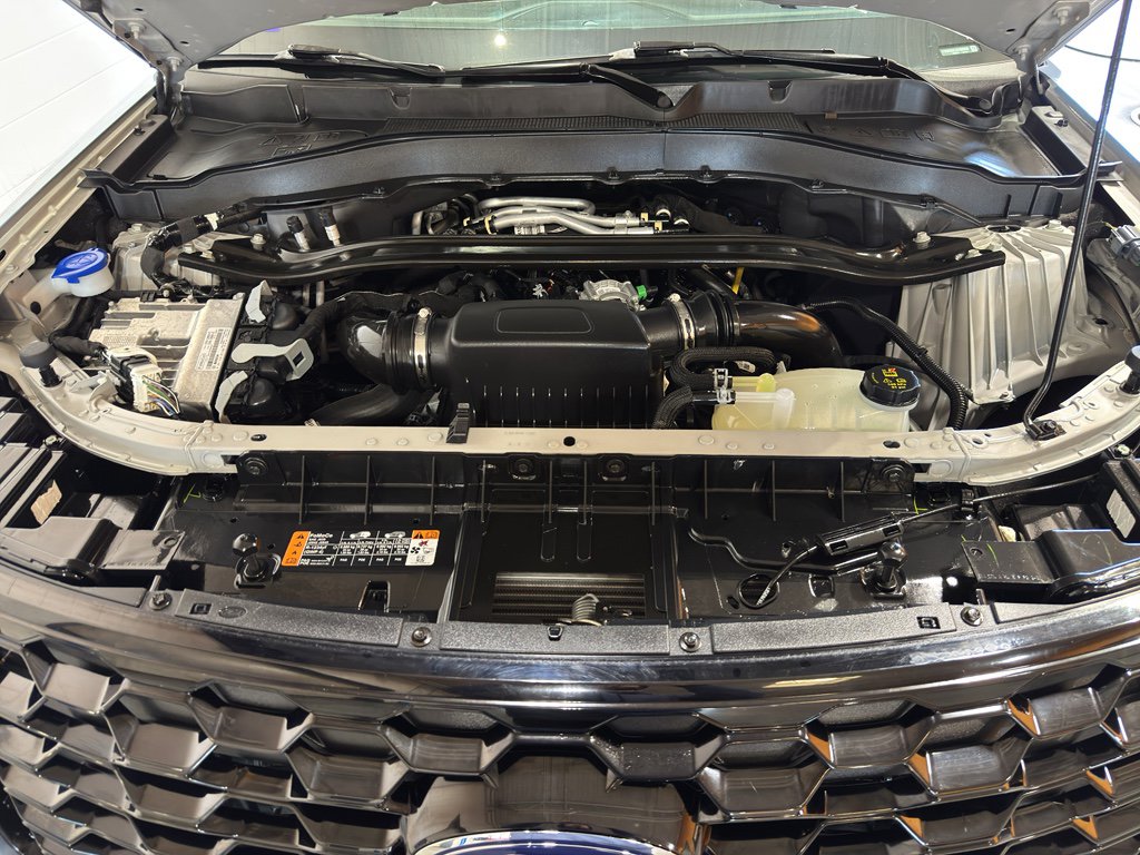 Used 2025 Ford Explorer ST image 42