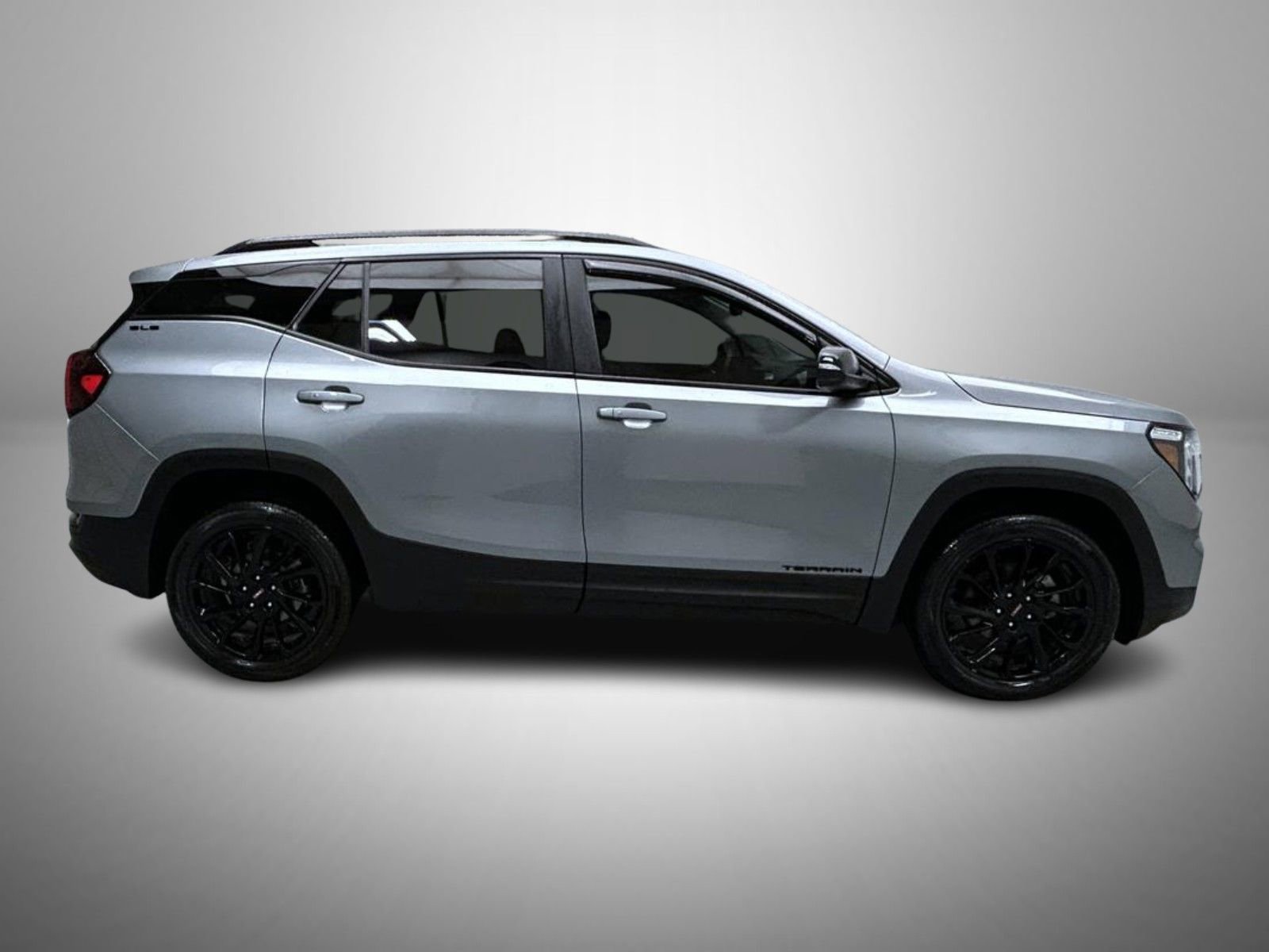 Used 2023 GMC Terrain SLE w/ Elevation Edition image 4