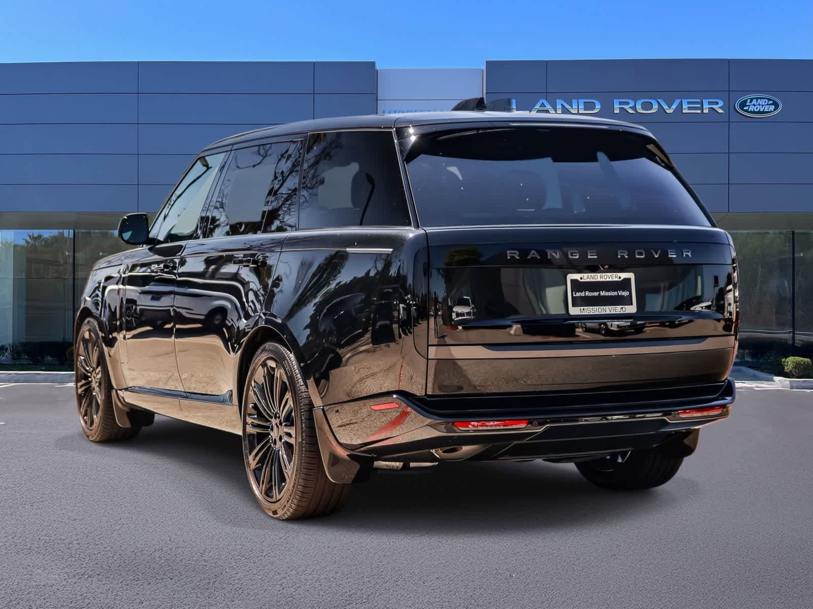 New 2026 Land Rover Range Rover Long Wheelbase SE image 6