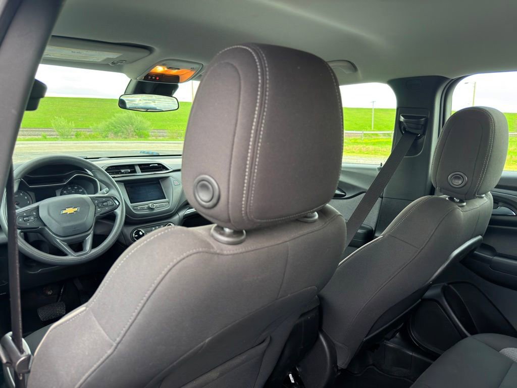Used 2023 Chevrolet TrailBlazer LS FWD image 25