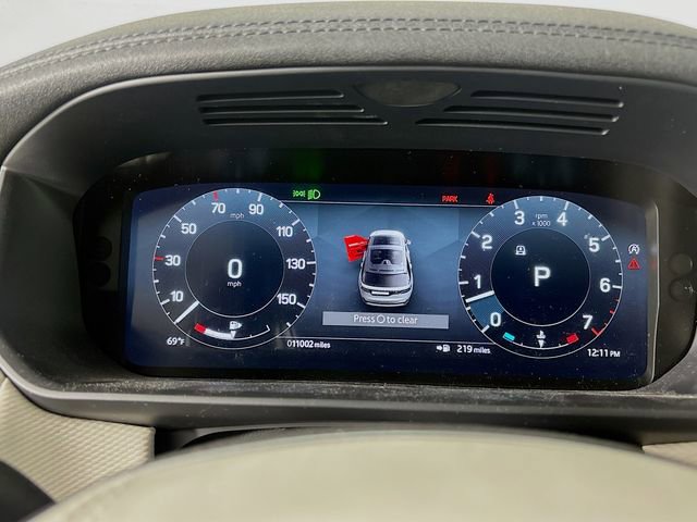 Used 2023 Land Rover Discovery Metropolitan Edition image 13