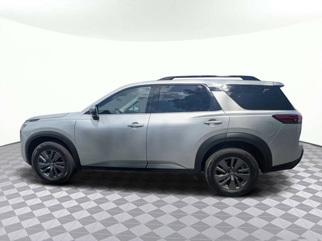 Used 2024 Nissan Pathfinder SV image 7