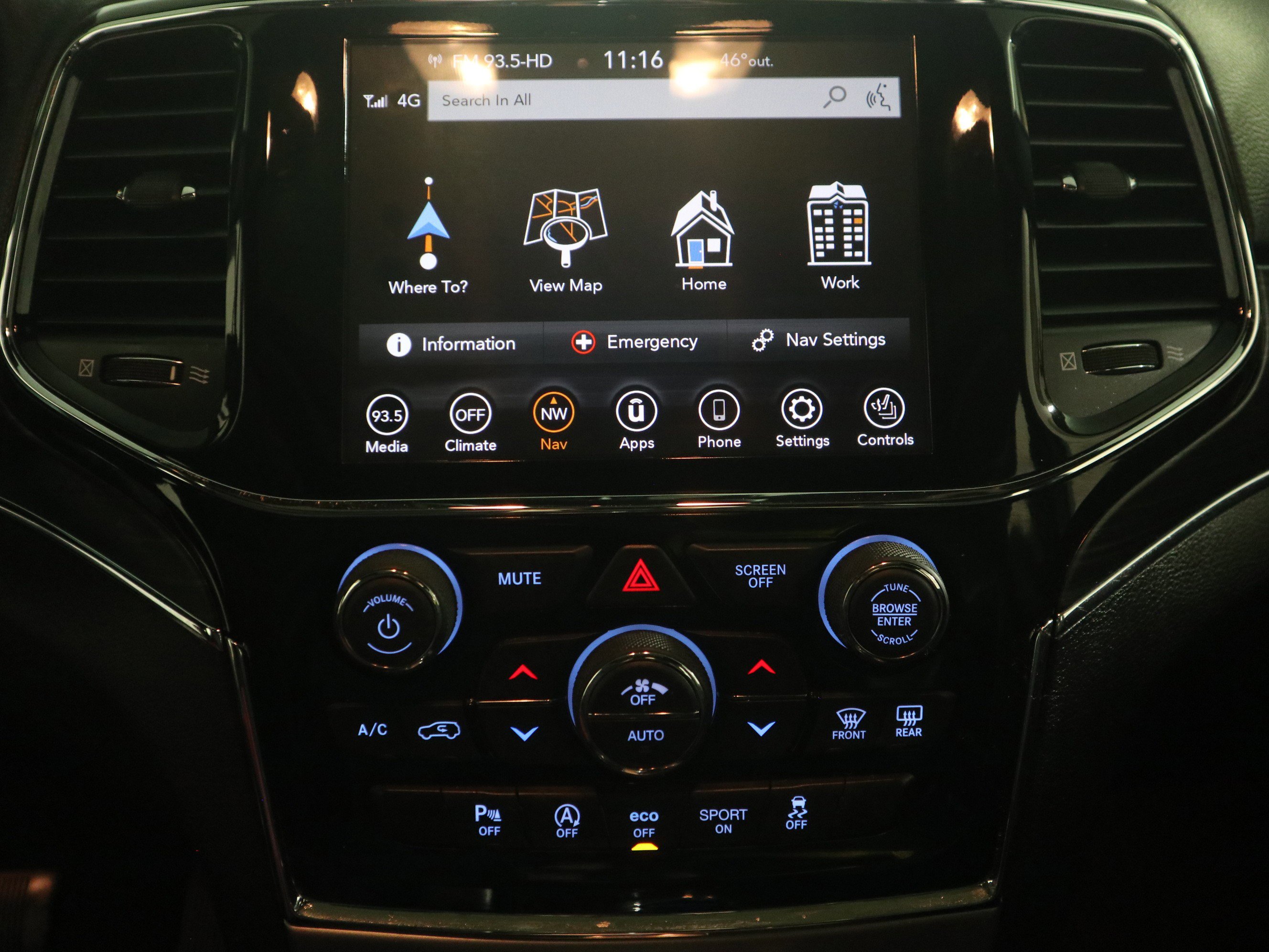 Used 2020 Jeep Grand Cherokee Limited w/ Luxury Group II image 23