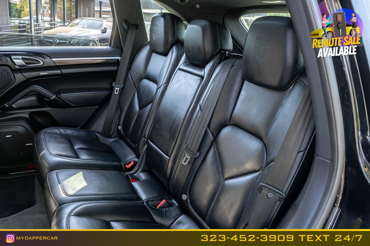 Used 2018 Porsche Cayenne AWD/4WD image 16